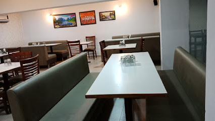Maheman - Fast Food Centre - 5RM5+WHH, Ram Nagar, Athwa Gate, Surat, Gujarat 395001, India