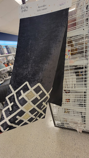 Clothing Store «Ross Dress for Less», reviews and photos, 8464 W Hillsborough Ave, Tampa, FL 33615, USA