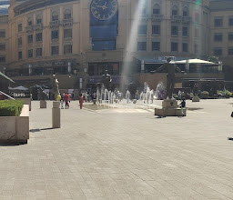 Nelson Mandela Square photo