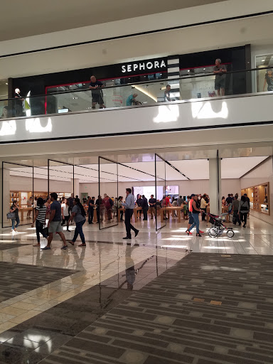 Apple Stoneridge Mall image