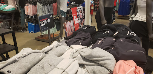 Clothing Store «Under Armour Factory House», reviews and photos, 3026 Outlet Dr, Edinburgh, IN 46124, USA