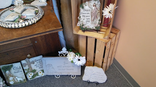 Florist «A Precious Petals Florist», reviews and photos, 1438 S Robert St, West St Paul, MN 55118, USA