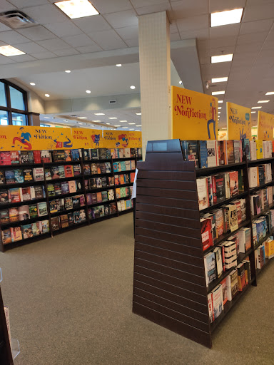 Book Store «Barnes & Noble», reviews and photos, 1245 NY-300, Newburgh, NY 12550, USA