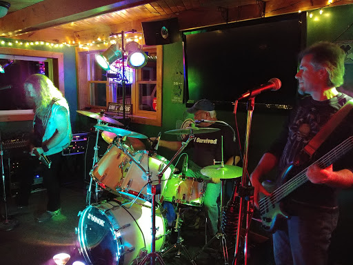 Golf Course «Irish Greens Golf Club & Restaurant», reviews and photos, 2946 Logtown Rd, Oconto, WI 54153, USA