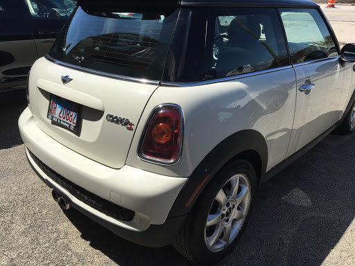 Auto Repair Shop «Rizza Body Shop», reviews and photos, 485 S River Rd, Des Plaines, IL 60016, USA