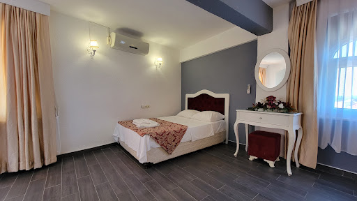 ato Hotel ile