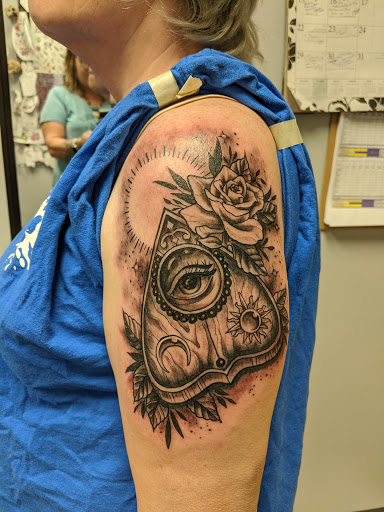 Tattoo Shop «Deaf Dog Ink Tattoo Studio», reviews and photos, 9 Jason Ct, St Charles, MO 63304, USA