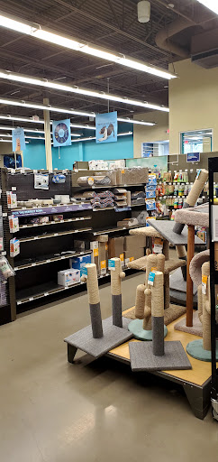 Pet Supply Store «Petco Animal Supplies», reviews and photos, 3000 Gateway St #220, Springfield, OR 97477, USA