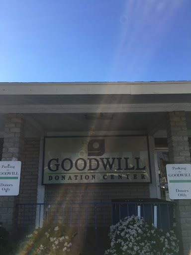 Thrift Store «Goodwill Donation Center», reviews and photos