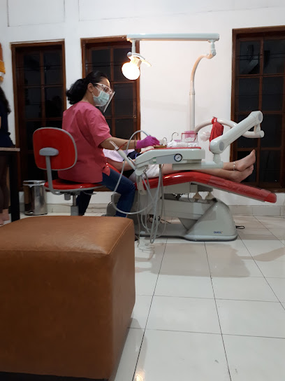 Praktek Dokter Gigi (dentist) - drg. Made Widnya Swari