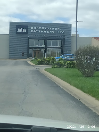 Camping Store «REI», reviews and photos, 766 E Big Beaver Rd, Troy, MI 48083, USA