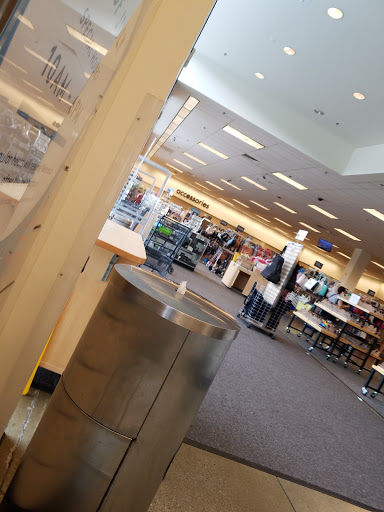 Department Store «Nordstrom Rack», reviews and photos, 17200 Southcenter Pkwy, Tukwila, WA 98188, USA