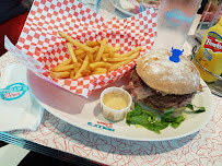 Cheeseburger du Restaurant Holly's Diner à Puilboreau - n°11