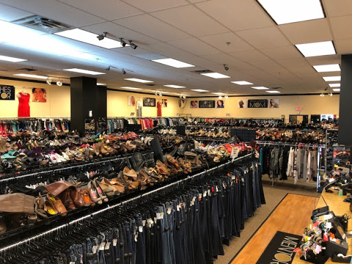 Used Clothing Store «Clothes Mentor», reviews and photos, 10150 Hudson Rd #152, Woodbury, MN 55129, USA