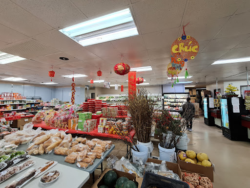 Asian Grocery Store «Saigon Oriental Market», reviews and photos, 614 E St Charles Rd, Carol Stream, IL 60188, USA
