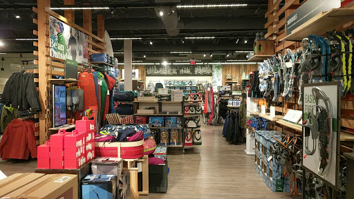 Clothing Store «L.L. Bean», reviews and photos, 25225 Cedar Rd, Lyndhurst, OH 44124, USA
