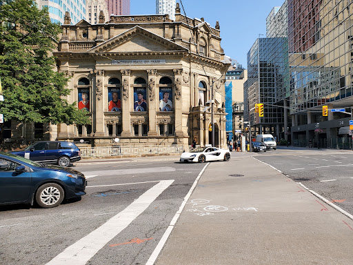 Autonomous deliverymen Toronto