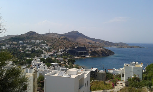 Moon Hotel & Beach & Lounge