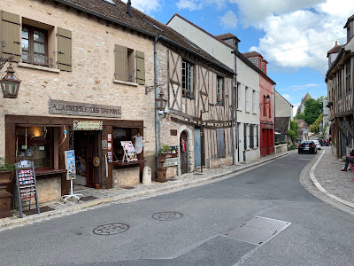 A La Croisée des Chemins à Provins