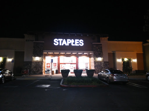 Staples, 23710 El Toro Rd, Lake Forest, CA 92630, USA, 