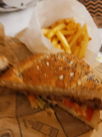 Plats et boissons du Restaurant américain L'instant Burger à Les Mureaux - n°8