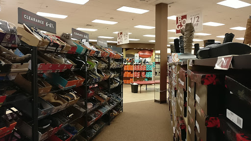 Shoe Store «Famous Footwear», reviews and photos, 371 Putnam Pike, Smithfield, RI 02917, USA