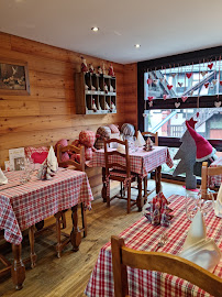 Atmosphère du Restaurant de spécialités alsaciennes Au Raisin d'Or à Zimmerbach - n°9