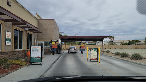 Quick Quack Car Wash en Cathedral City
