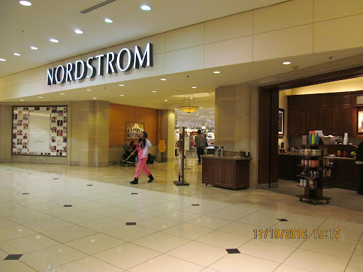 Department Store «Nordstrom Twelve Oaks Mall», reviews and photos, 27640 Novi Rd, Novi, MI 48377, USA