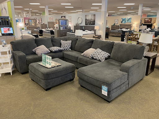 Furniture Store «Raymour & Flanigan Furniture and Mattress Store», reviews and photos, 410 Reidville Dr, Waterbury, CT 06705, USA