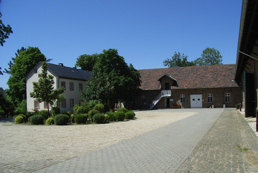 Equine Clinic Burg Müggenhausen GmbH unter Weilerswist, 