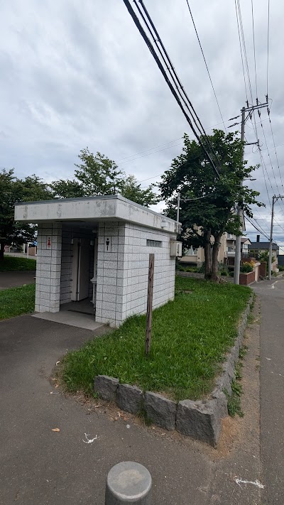 ていねやまのは緑地 公衆トイレ