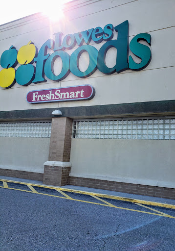 Grocery Store «Lowes Foods of Southport», reviews and photos, 4961 Old Long Beach Rd SE #2, Southport, NC 28461, USA