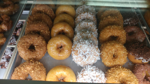 Donut Shop «Alvernon Donut Shop», reviews and photos, 1450 S Alvernon Way, Tucson, AZ 85711, USA