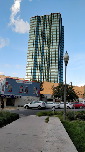 Shopping Mall «Austin Market and Mercantile», reviews and photos, 2021 Guadalupe St, Austin, TX 78705, USA