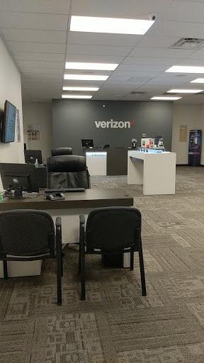 Cell Phone Store «Verizon Authorized Retailer - A Wireless», reviews and photos, 228 Park Ln, Kirkland, WA 98033, USA