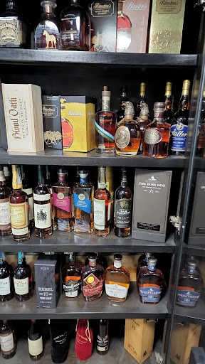 Liquor Store «Peachtree Package Store», reviews and photos, 300 Peachtree St NE # Cs1, Atlanta, GA 30308, USA