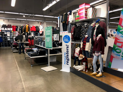 Clothing Store «Old Navy», reviews and photos, 45215 Worth Ave, California, MD 20619, USA