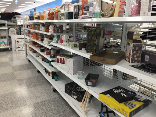 Clothing Store «Ross Dress for Less», reviews and photos, 1237 E Golf Rd, Schaumburg, IL 60173, USA