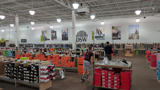 Shoe Store «DSW Designer Shoe Warehouse», reviews and photos, 290 Mid Rivers Center, St Peters, MO 63376, USA