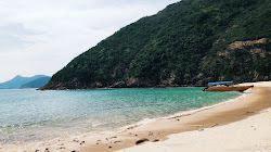 Zdjęcie Kau Sai Wan poparte klifami
