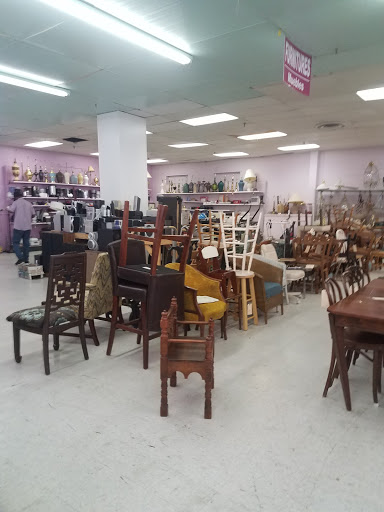 Thrift Store «Indian Head Highway Thrift», reviews and photos, 4800 Indian Head Hwy, Oxon Hill, MD 20745, USA