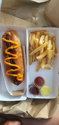 Hot-dog du Restaurant de hamburgers AMERICAN CITY - SAINT NAZAIRE - n°5