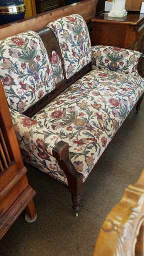 Furniture Store «Trading Places The Woodlands», reviews and photos, 28100 Robinson Rd, Conroe, TX 77385, USA