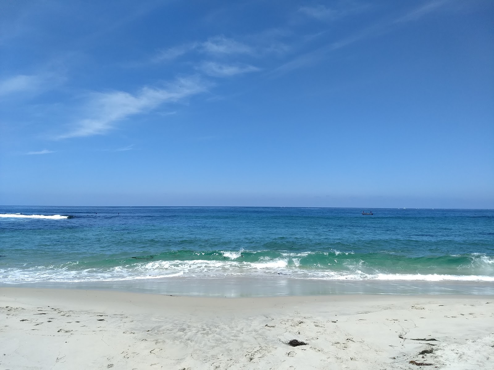 Windansea beach'in fotoğrafı dağlarla çevrili