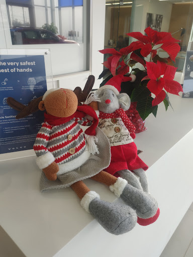 Car Dealer «LaFontaine Volvo Cars of Farmington Hills», reviews and photos, 24730 Haggerty Rd, Farmington Hills, MI 48335, USA