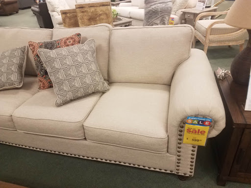 Furniture Store «Raymour & Flanigan Furniture and Mattress Store», reviews and photos, 220 Reynolds Rd, Johnson City, NY 13790, USA