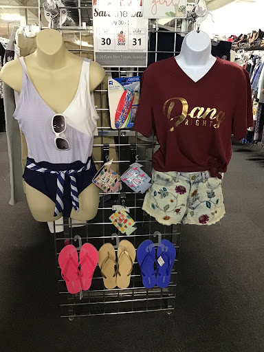 Thrift Store «Stuff Etc», reviews and photos, 2818 Commerce Dr, Coralville, IA 52241, USA