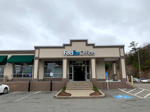 Print Shop «FedEx Office Print & Ship Center», reviews and photos, 44 Granite St, Braintree, MA 02184, USA