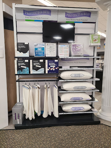 Appliance Store «Famous Tate Appliance & Bedding Centers», reviews and photos, 1015 E Brandon Blvd, Brandon, FL 33511, USA